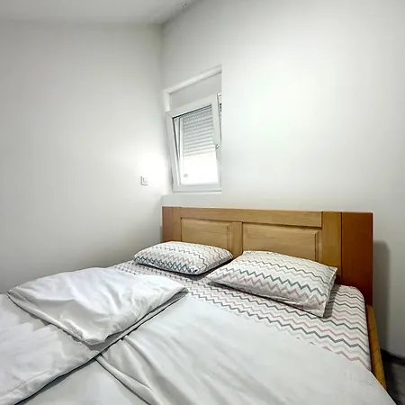 1-bedroom With Mountain View And Free Parking